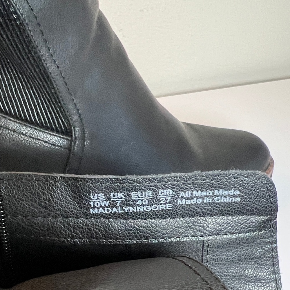 Naturalizer Madalynn Gore Water Repellent Bootie Ankle Boots 10 Wide - Picture 7 of 8